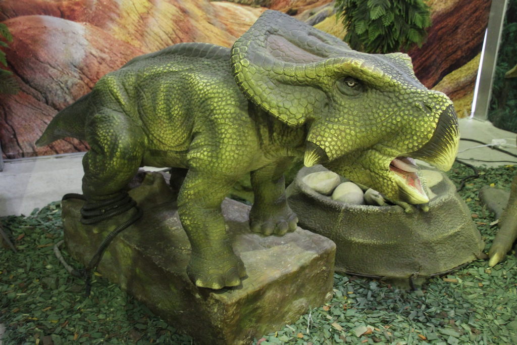 Интерактивный семейный дино-парк "Нашествие динозавров"
