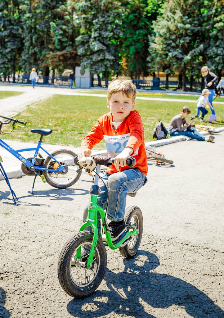 Детская велогонка на Театральной площади