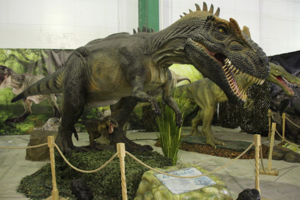 Интерактивный семейный дино-парк "Нашествие динозавров"
