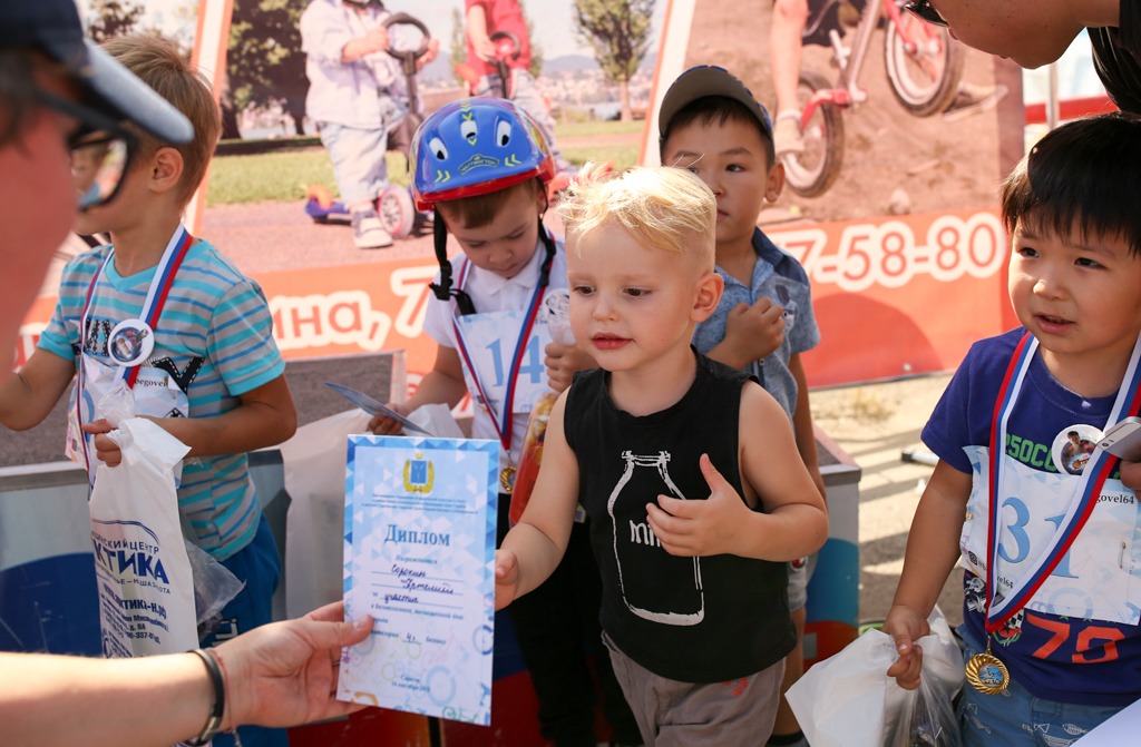 Детская беговелогонка на День города в Саратове